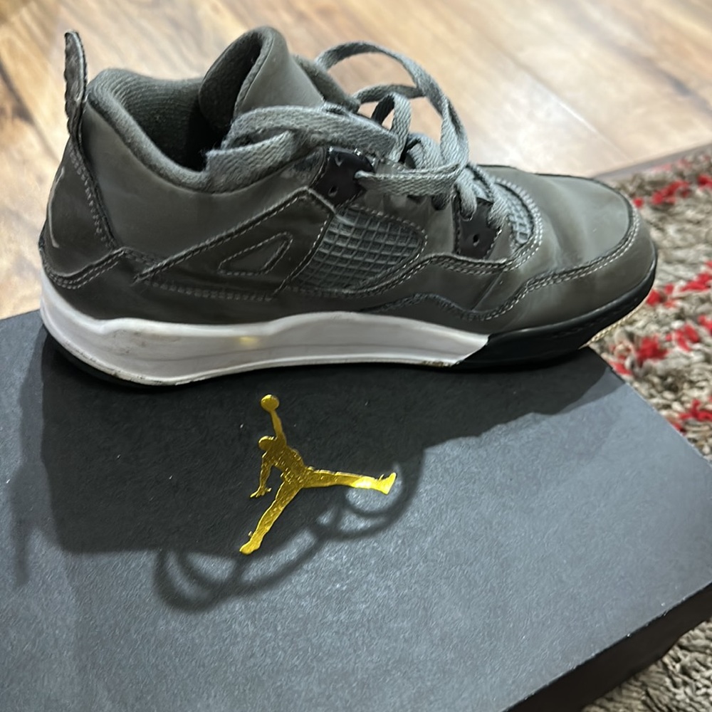 Jordan 4 - Picture 5 of 5